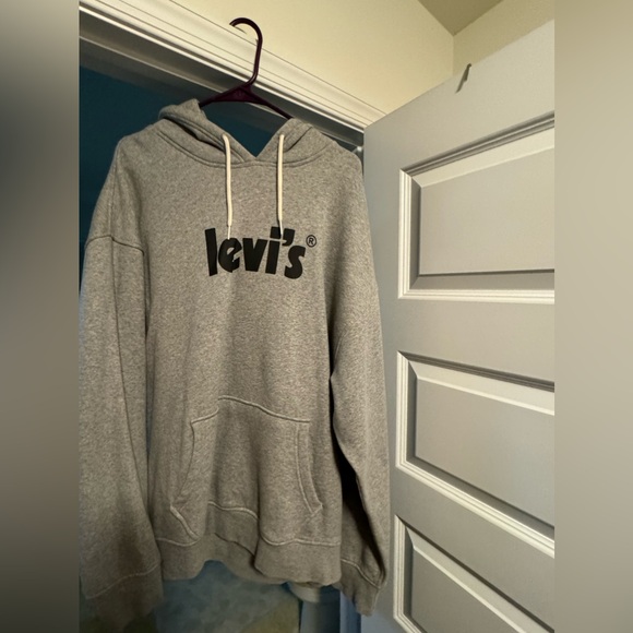 Very stylish shirts, and zip up hoodies. - Picture 5 of 10